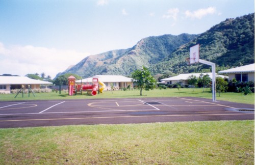 Le premier village d’enfants SOS en Polynésie française est ouvert à Papara.