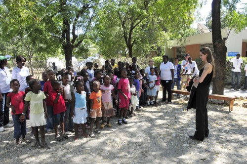 Après le tremblement de terre en Haiti, plus de 500 enfants rescapés sont hébergés dans les villages d’enfants SOS de Santo et de Cap Haïtien.