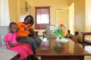 Alphia a retrouvé le sourire au village d’enfants SOS de Monrovia, au Libéria